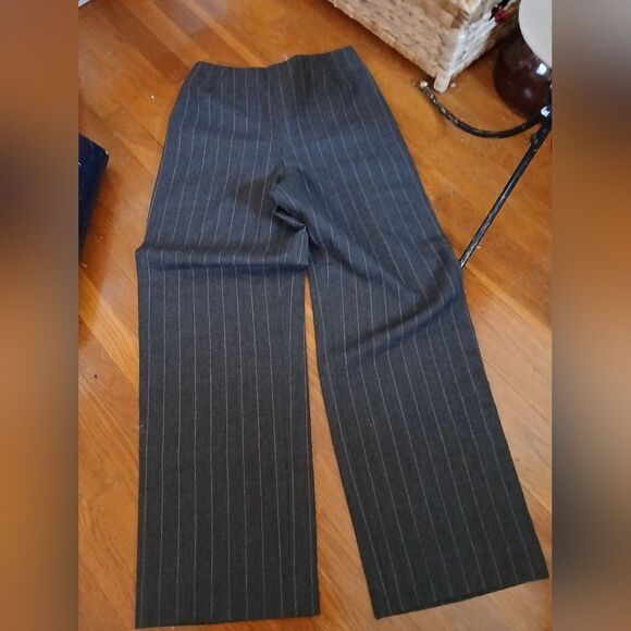 Joan & David Gray Wide Leg Trousers with Pinstripe Design Size 6 - Picture 1 of 8